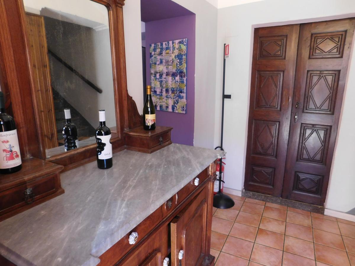 Il Duca Bianco Hotel Calosso ภายนอก รูปภาพ