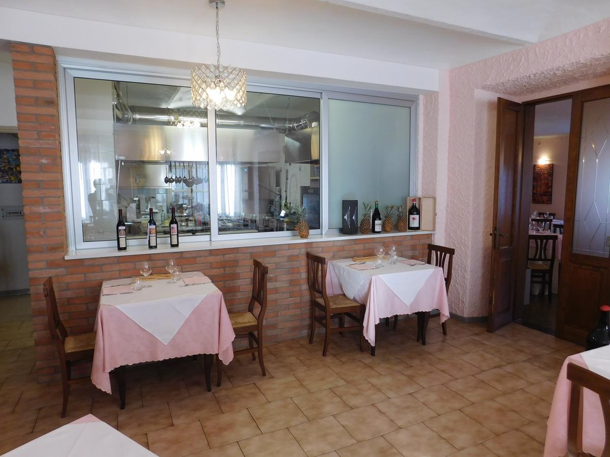 Il Duca Bianco Hotel Calosso ภายนอก รูปภาพ