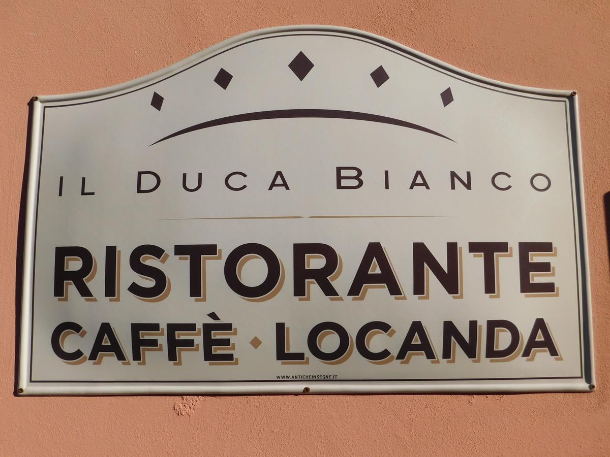 Il Duca Bianco Hotel Calosso ภายนอก รูปภาพ