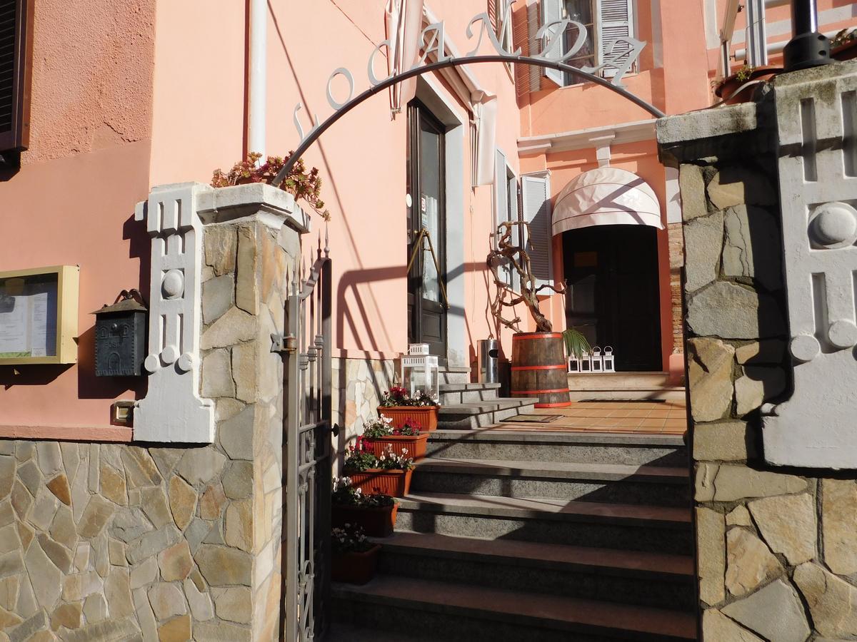 Il Duca Bianco Hotel Calosso ภายนอก รูปภาพ