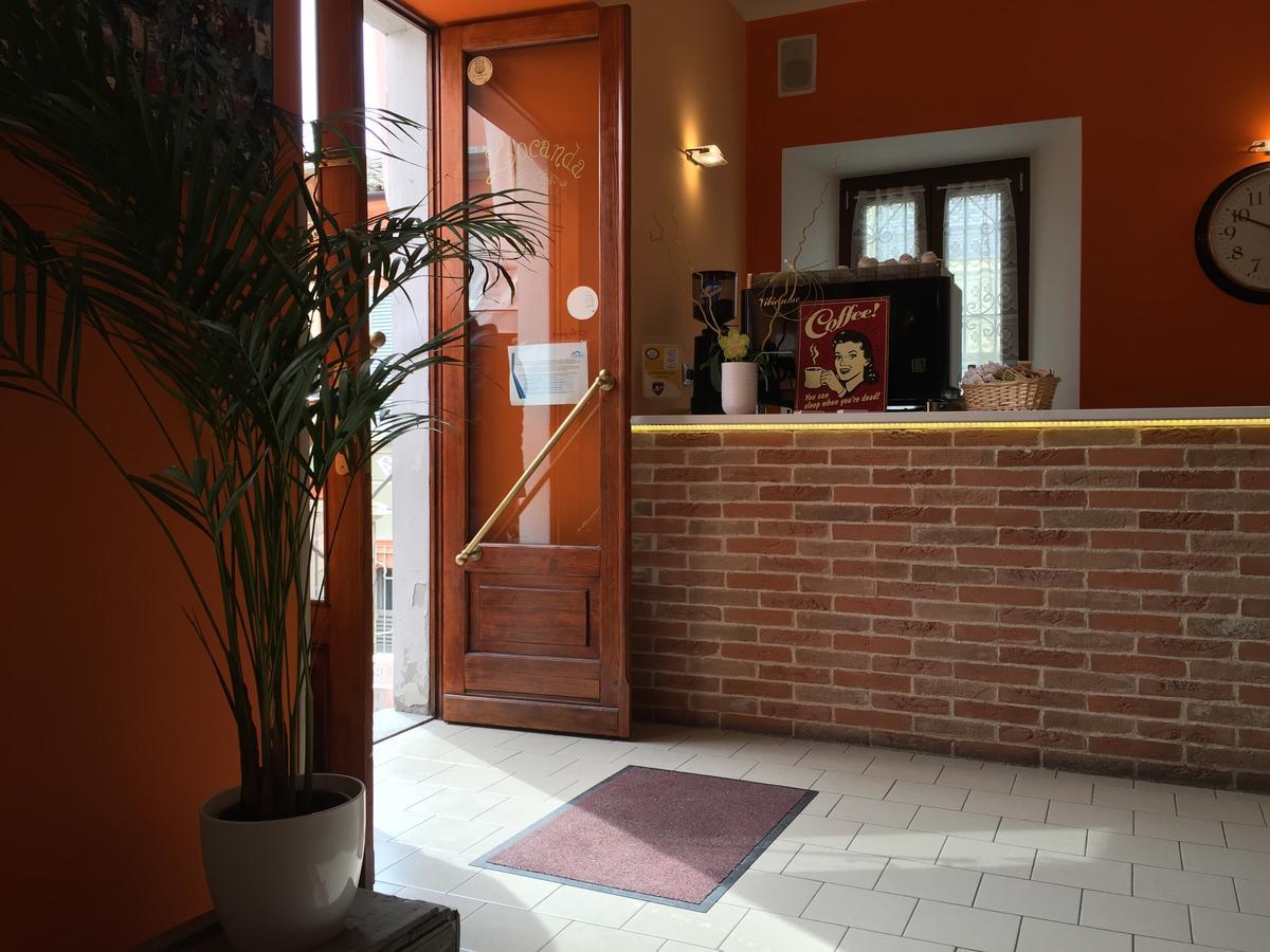 Il Duca Bianco Hotel Calosso ภายนอก รูปภาพ