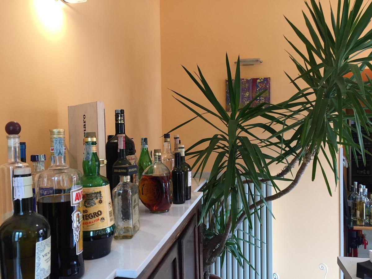 Il Duca Bianco Hotel Calosso ภายนอก รูปภาพ