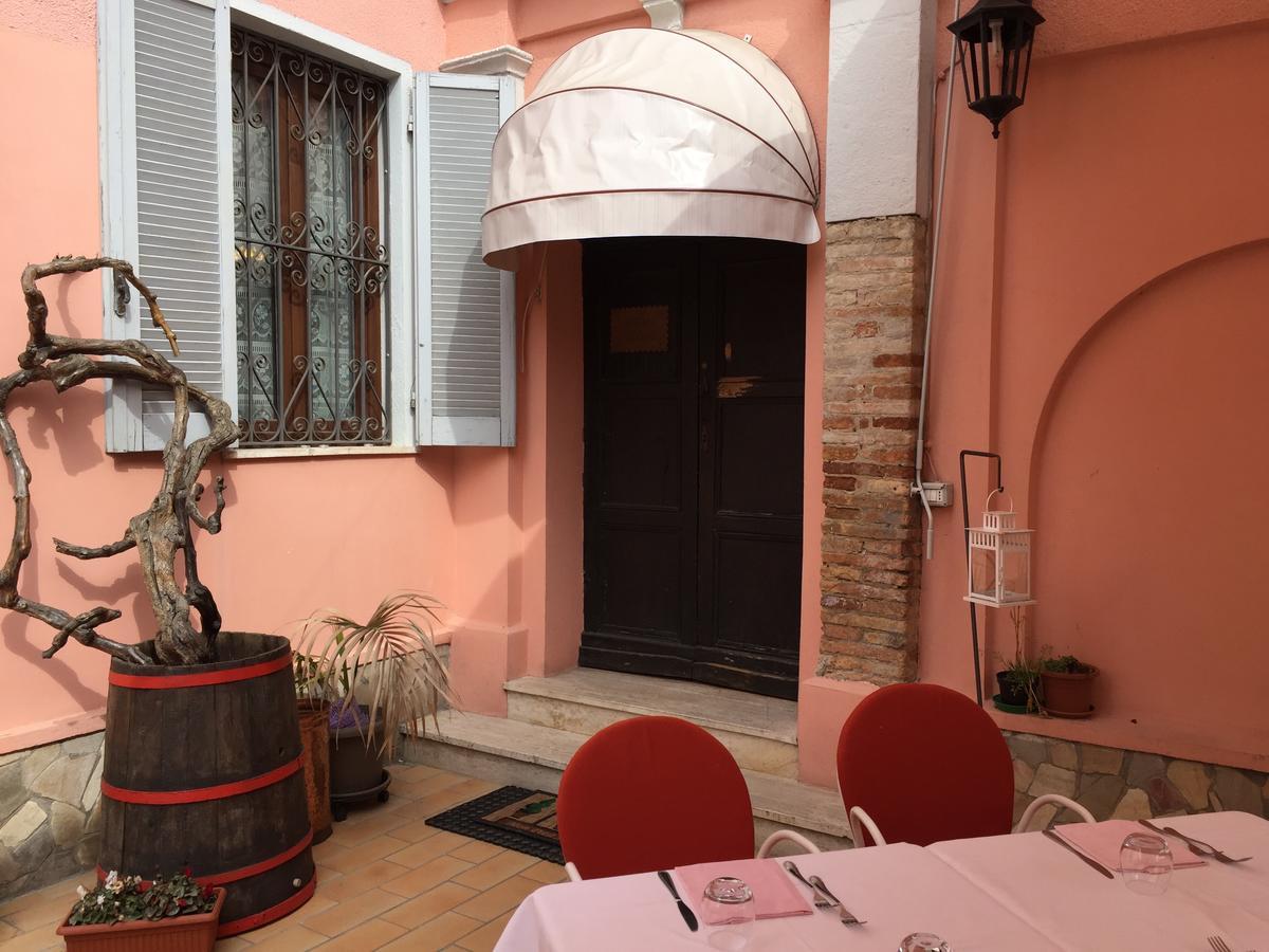 Il Duca Bianco Hotel Calosso ภายนอก รูปภาพ